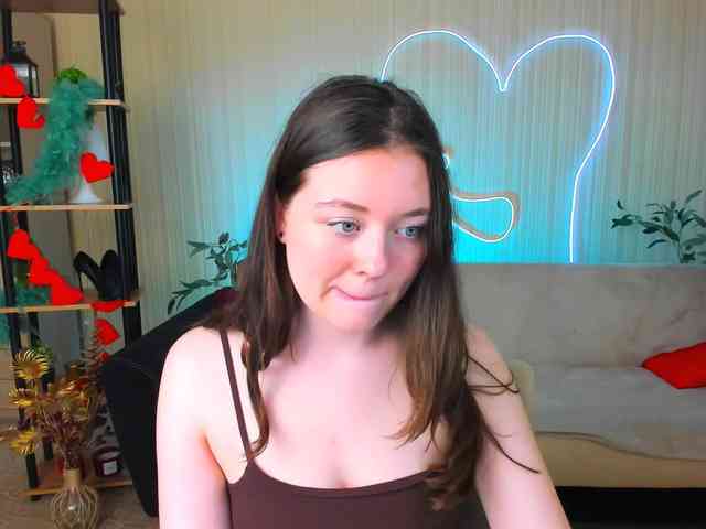 AlluringLookk webcam