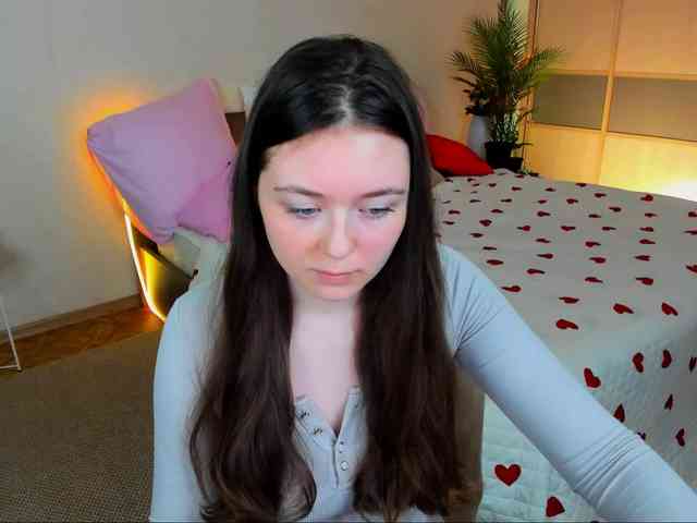 AlluringLookk webcam