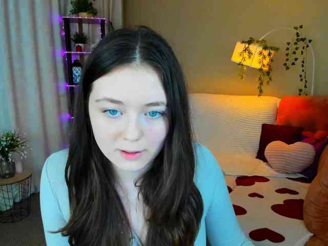 AlluringLookk webcam