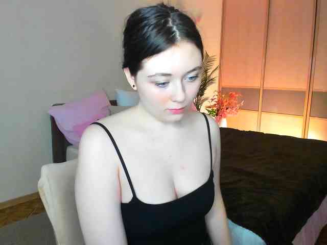 AlluringLookk webcam