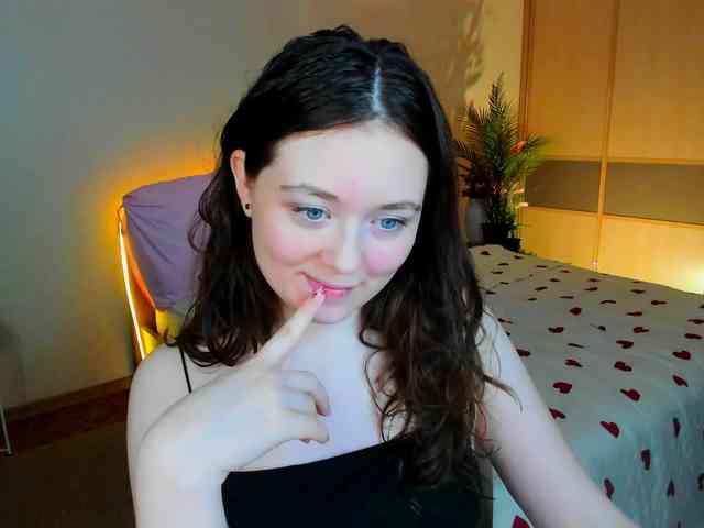 AlluringLookk webcam