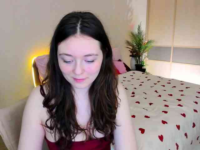 AlluringLookk Live Webcam on BongaCams