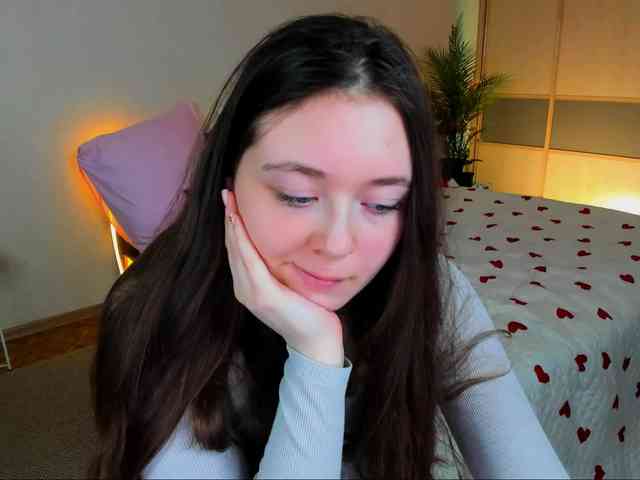 AlluringLookk webcam