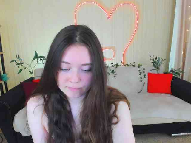 AlluringLookk webcam
