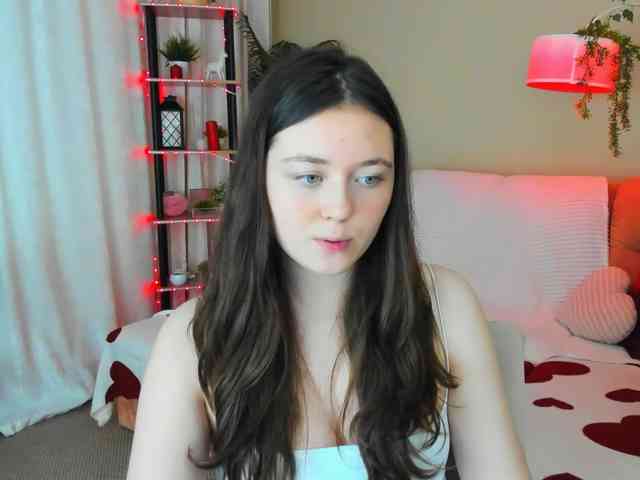 AlluringLookk webcam
