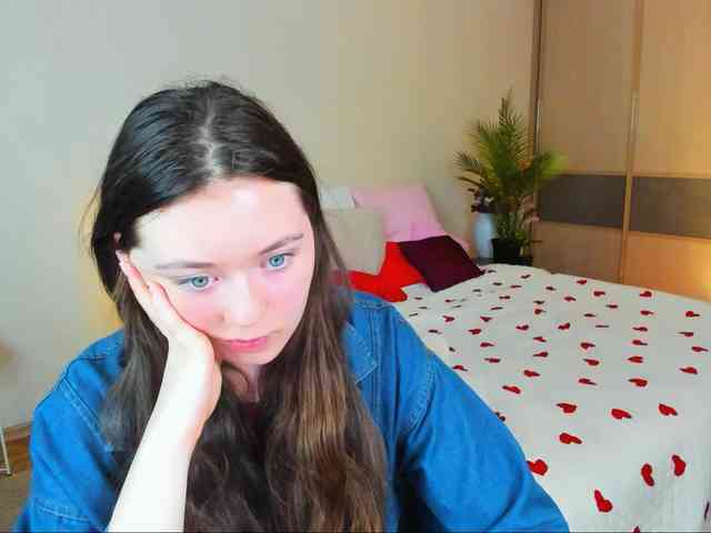 AlluringLookk webcam