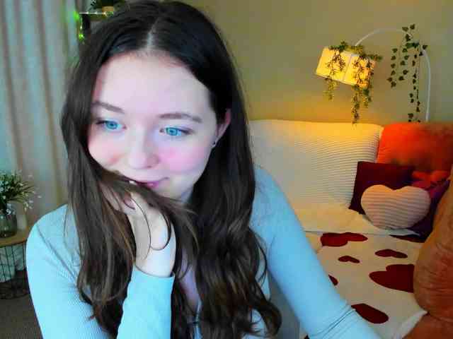 AlluringLookk webcam
