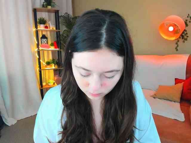 AlluringLookk webcam