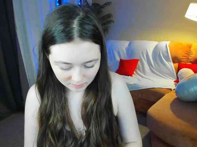 AlluringLookk webcam
