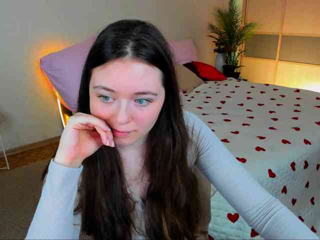 AlluringLookk webcam