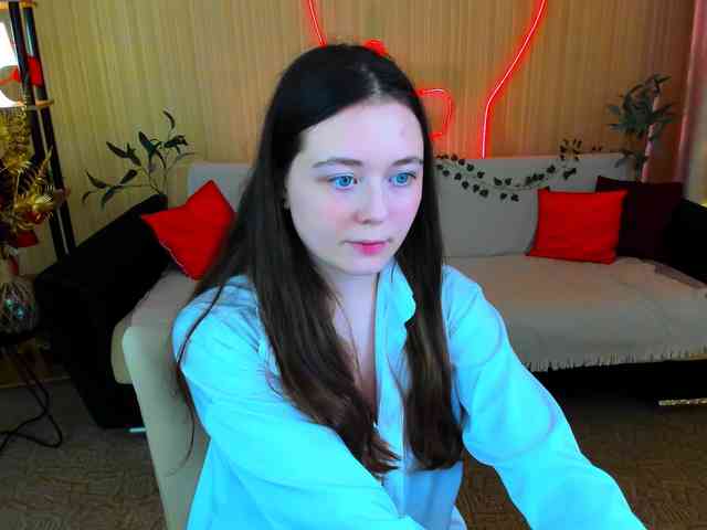 AlluringLookk webcam