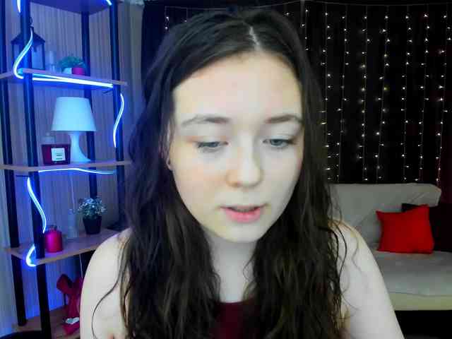 AlluringLookk webcam