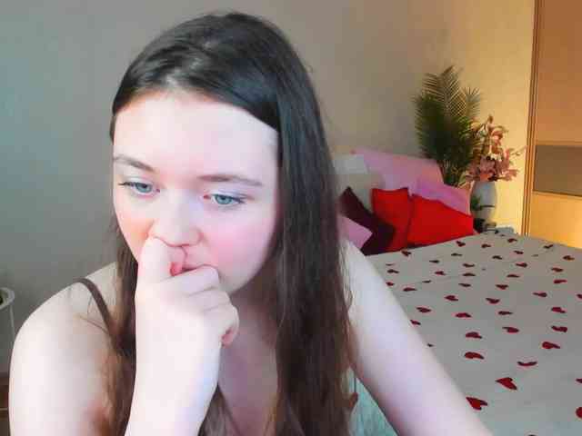 AlluringLookk webcam