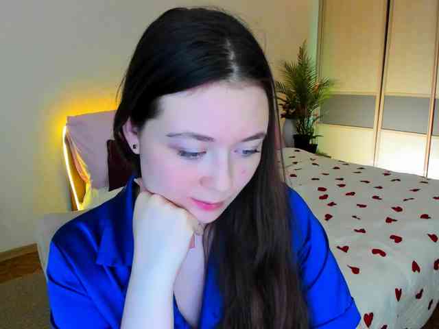 AlluringLookk webcam