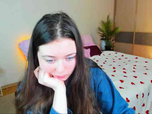 AlluringLookk webcam