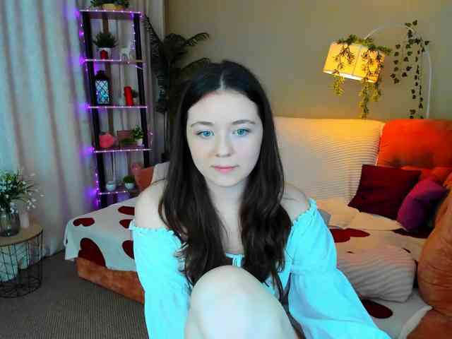 AlluringLookk webcam
