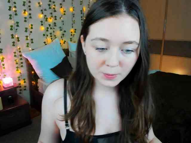 AlluringLookk webcam