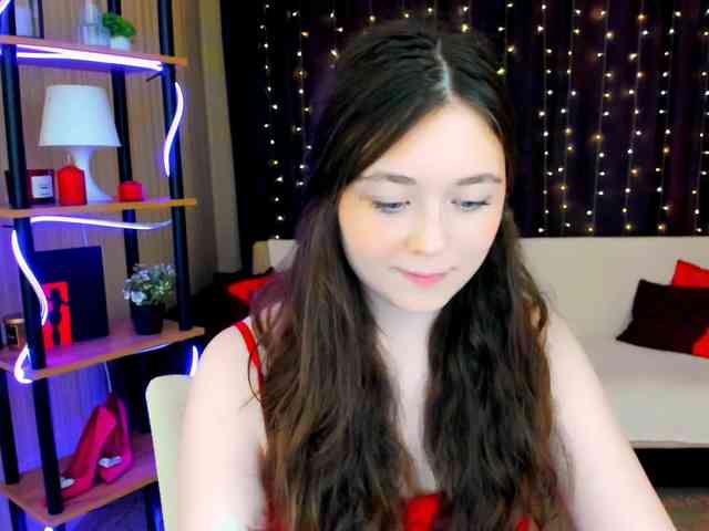 AlluringLookk webcam