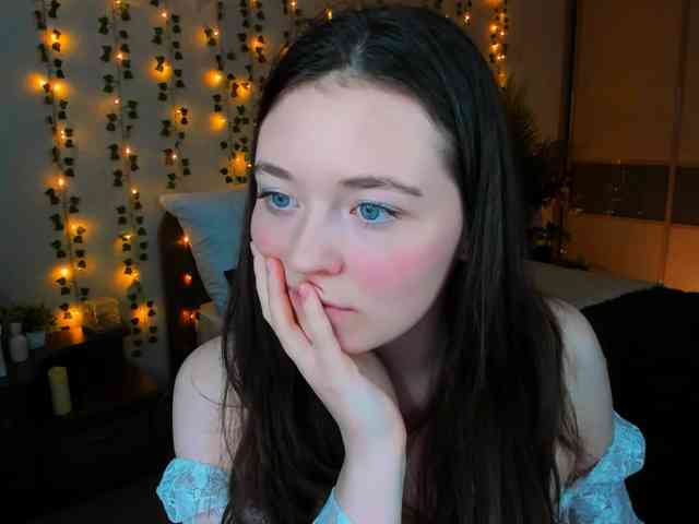 AlluringLookk webcam