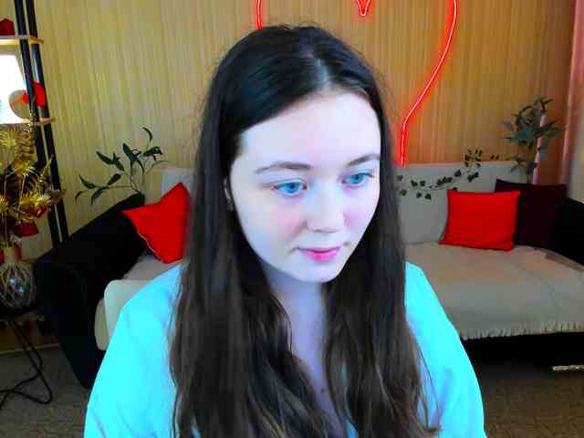 AlluringLookk webcam