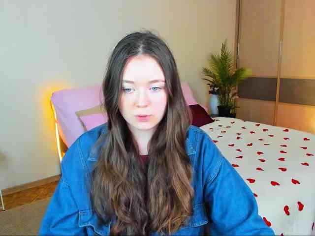 AlluringLookk webcam