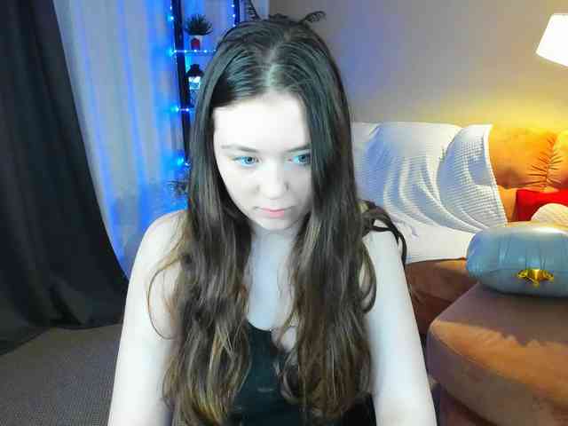 AlluringLookk webcam