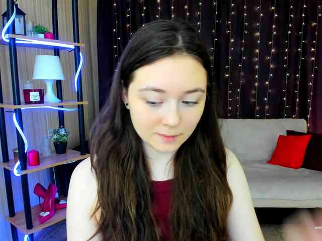 AlluringLookk webcam