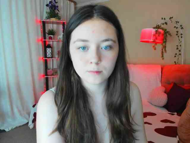 AlluringLookk webcam