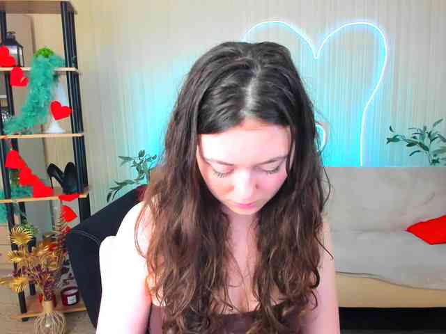 AlluringLookk webcam