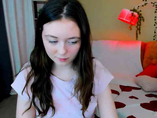 AlluringLookk webcam