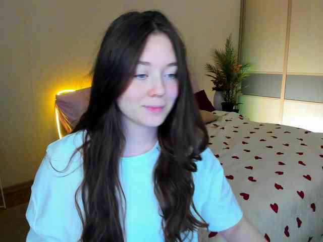 AlluringLookk webcam