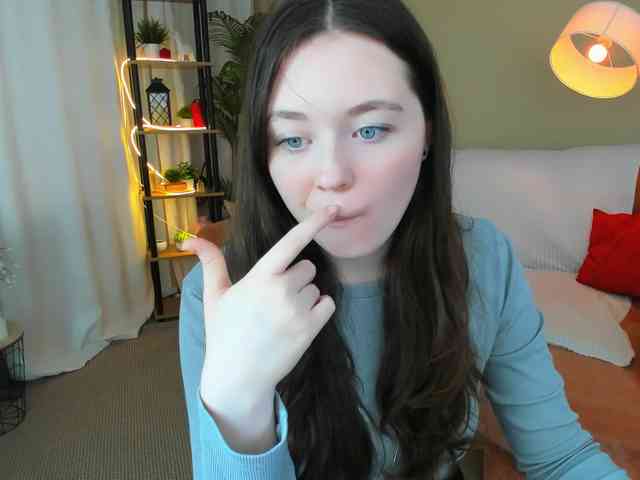 AlluringLookk webcam