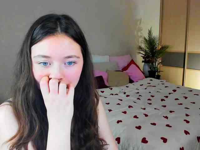 AlluringLookk webcam