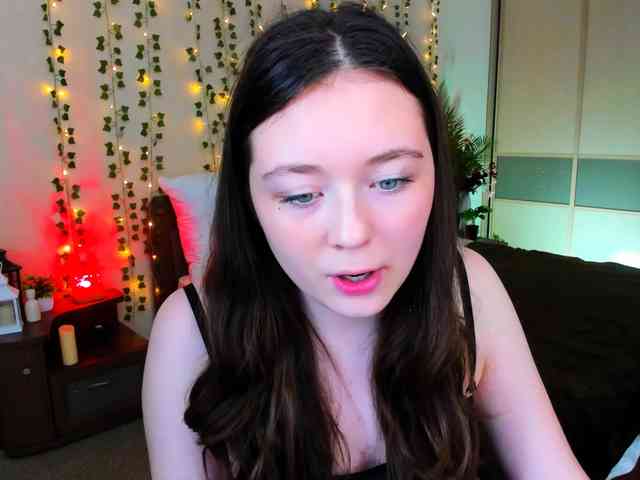 AlluringLookk webcam