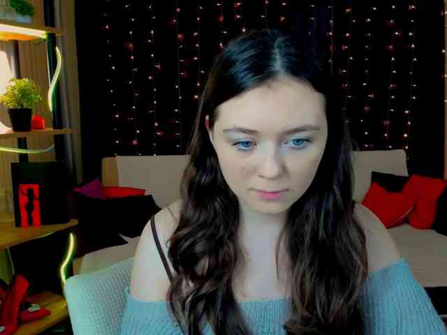 AlluringLookk's webcam live show