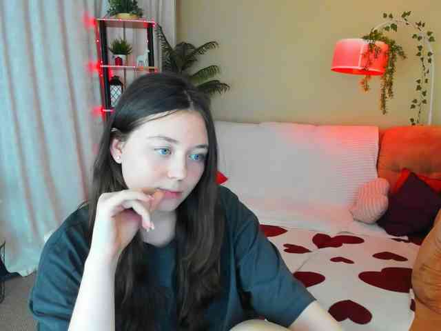 AlluringLookk webcam
