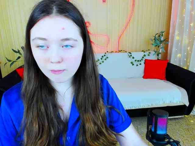 AlluringLookk webcam