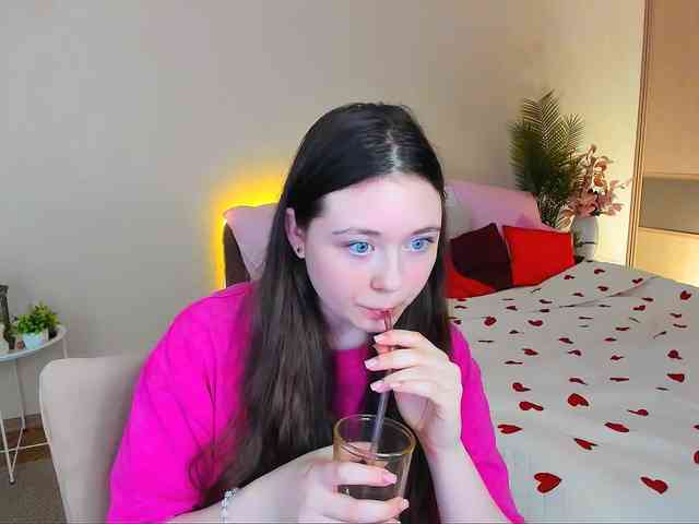 AlluringLookk webcam