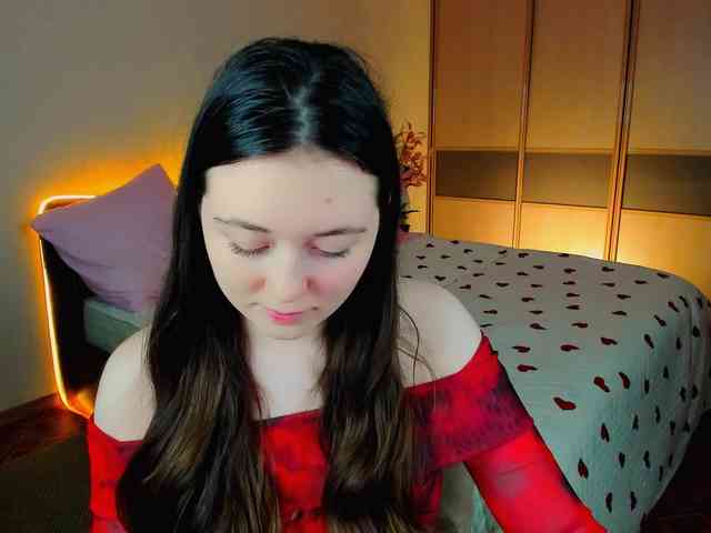 AlluringLookk webcam