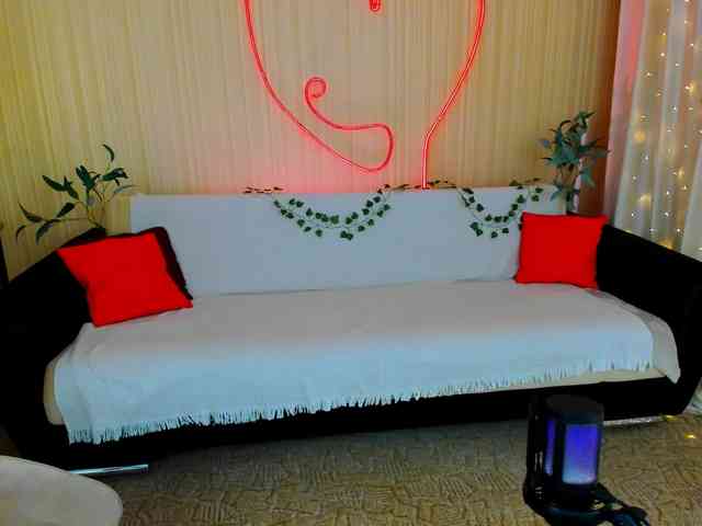 AlluringLookk webcam