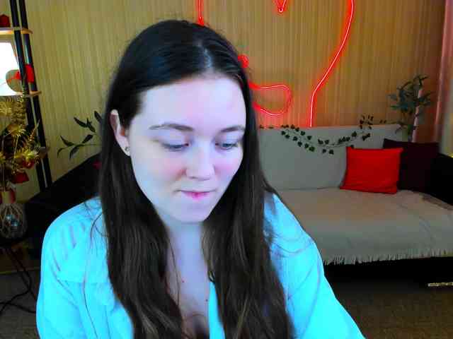 AlluringLookk webcam