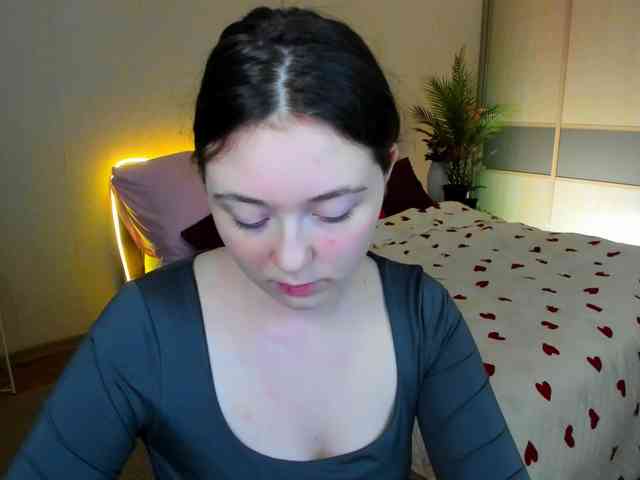 AlluringLookk webcam