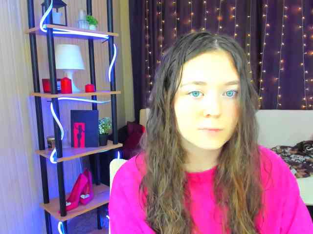 AlluringLookk webcam