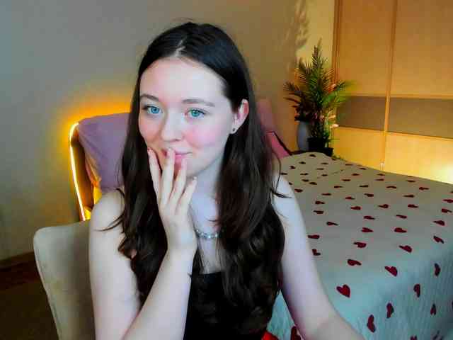 AlluringLookk webcam