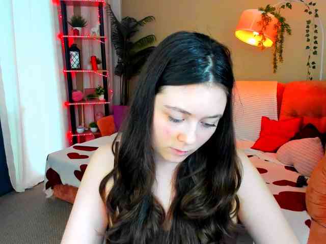 AlluringLookk webcam