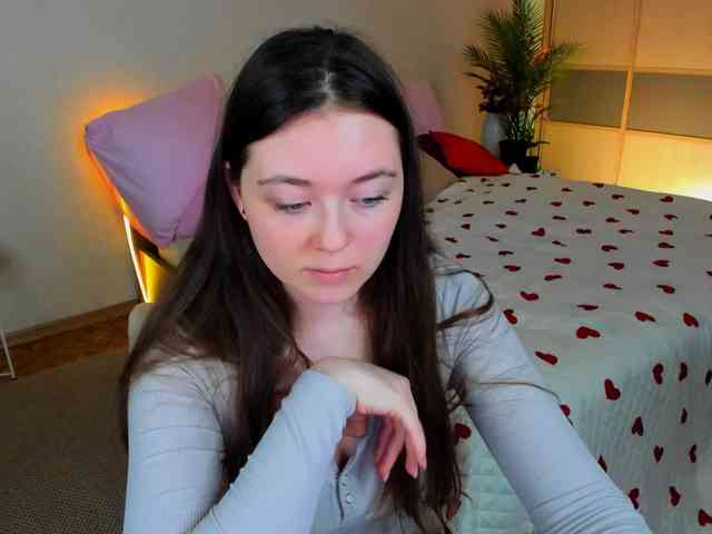 AlluringLookk webcam