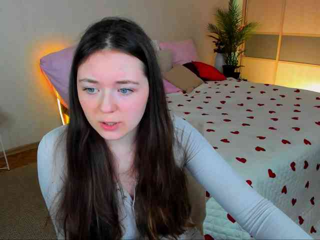 AlluringLookk webcam