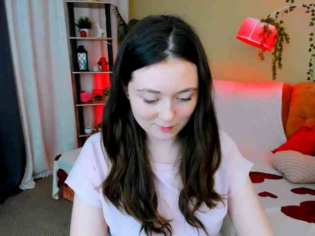 AlluringLookk webcam