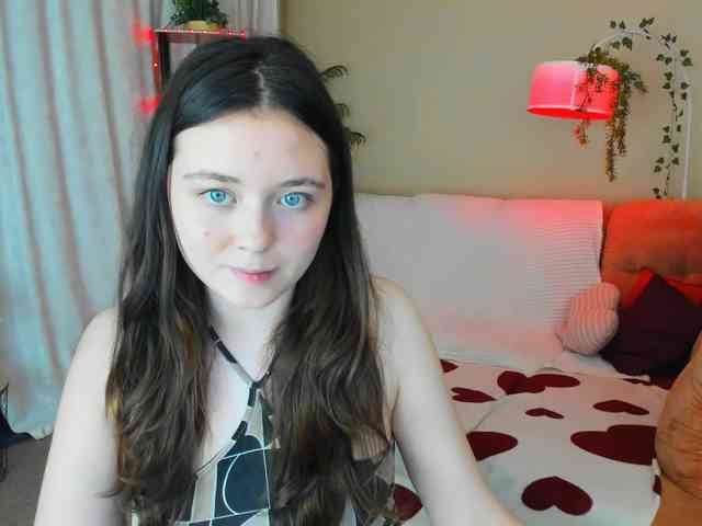 AlluringLookk webcam