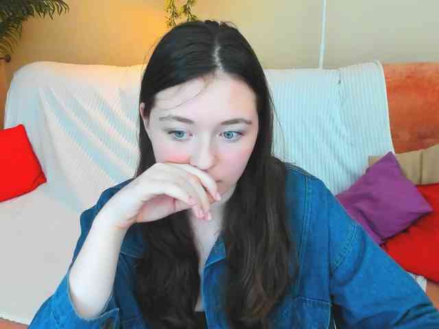 AlluringLookk webcam